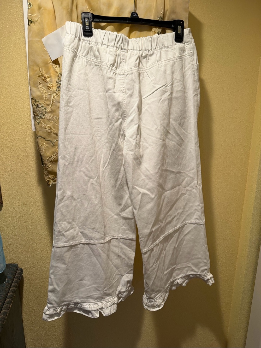 White Ruffle Hem Wide-Leg Pants - Picture 4 of 6